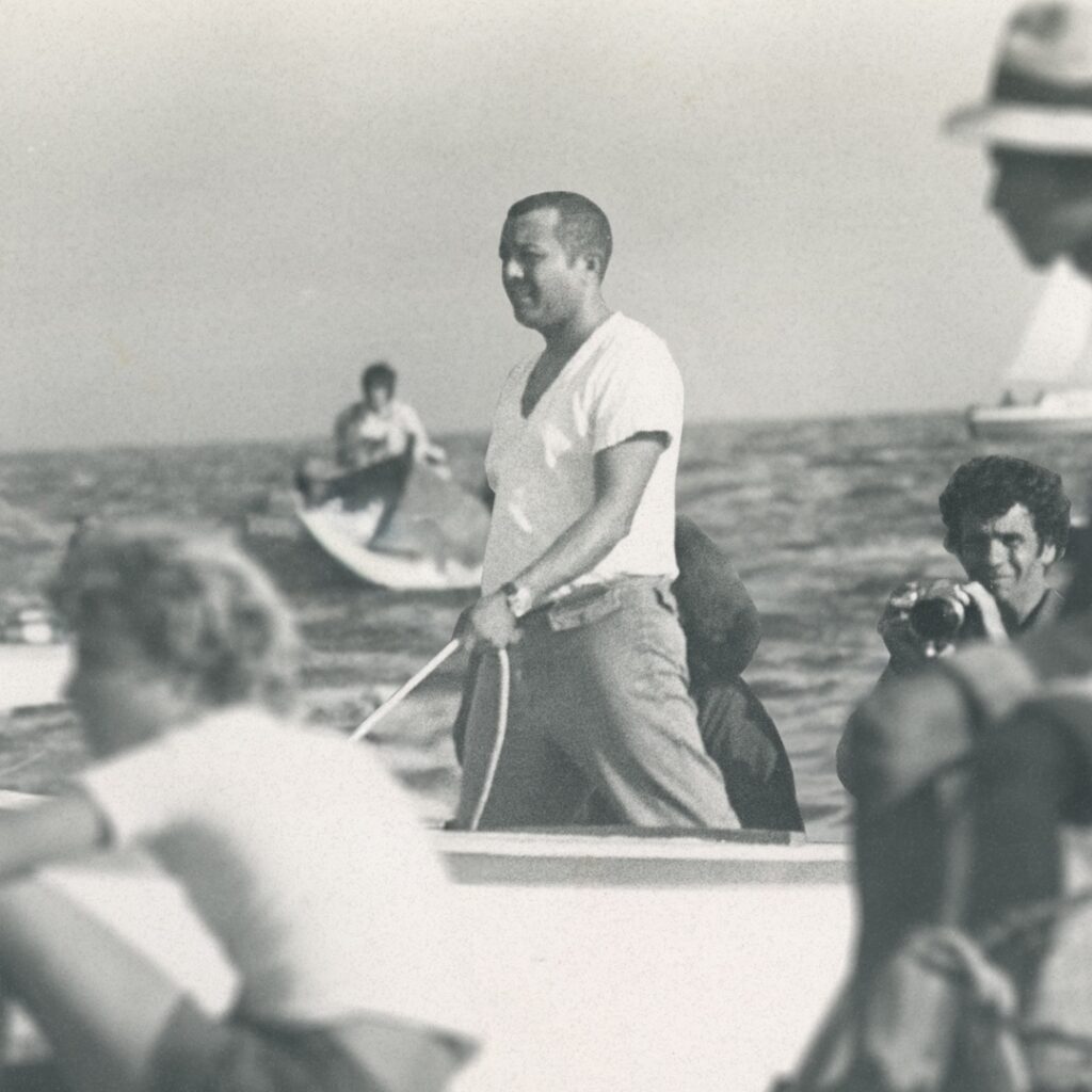 Zenón and the Rebel Boats
